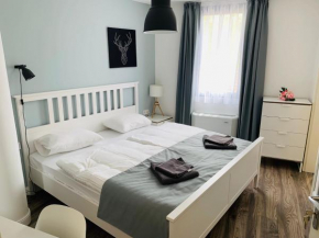 Hotels in Kesztölc